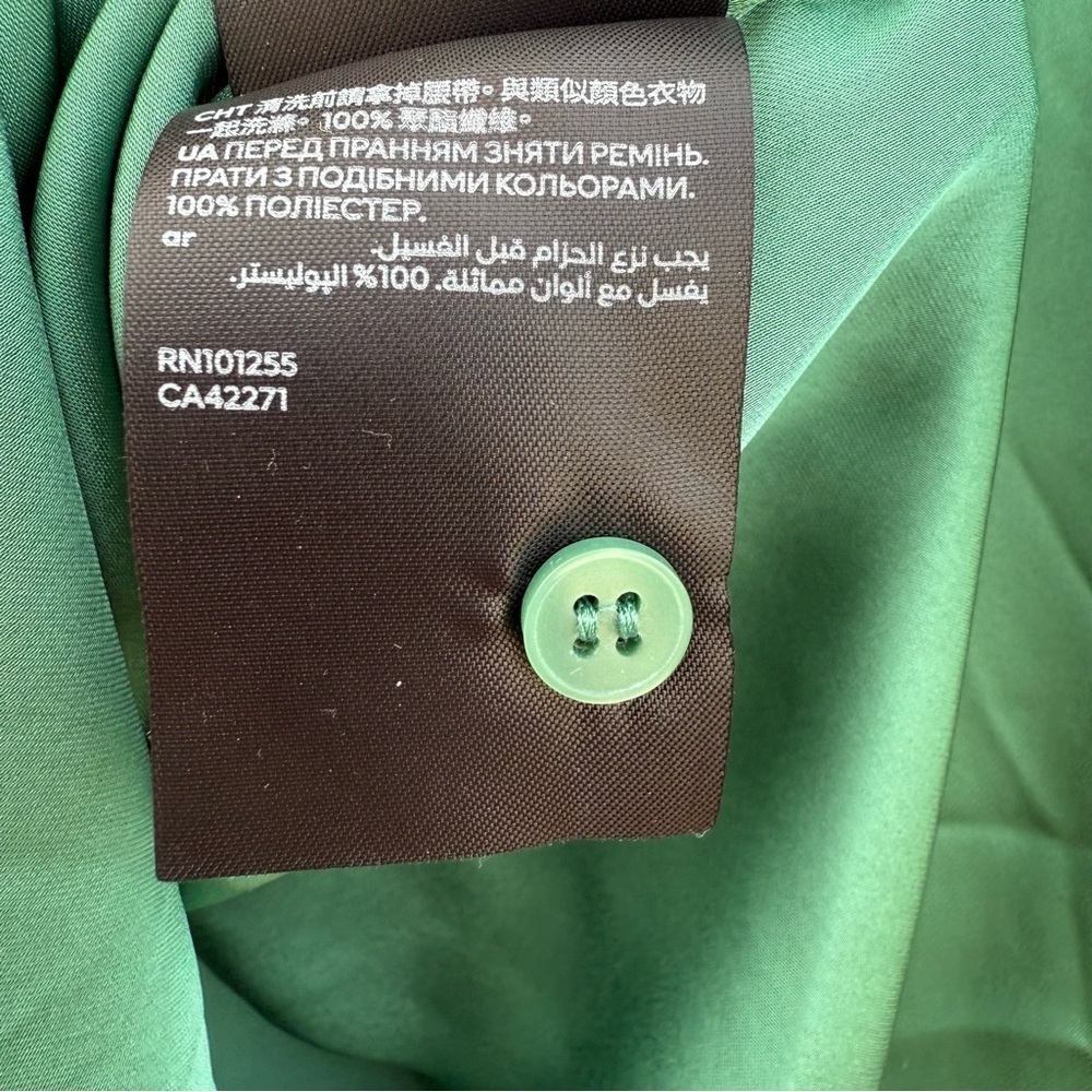 H&M Women’s Chic Green Satin Sleeveless Shirt Maxi Dress Size Medium - Picture 12 of 13